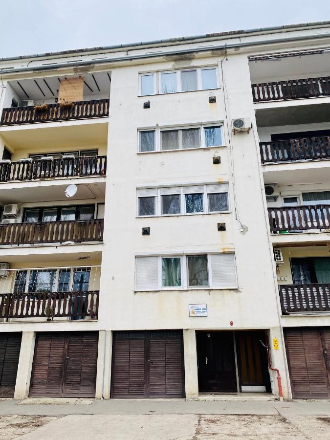 Kalvaria Apartman Segedin Dış mekan fotoğraf