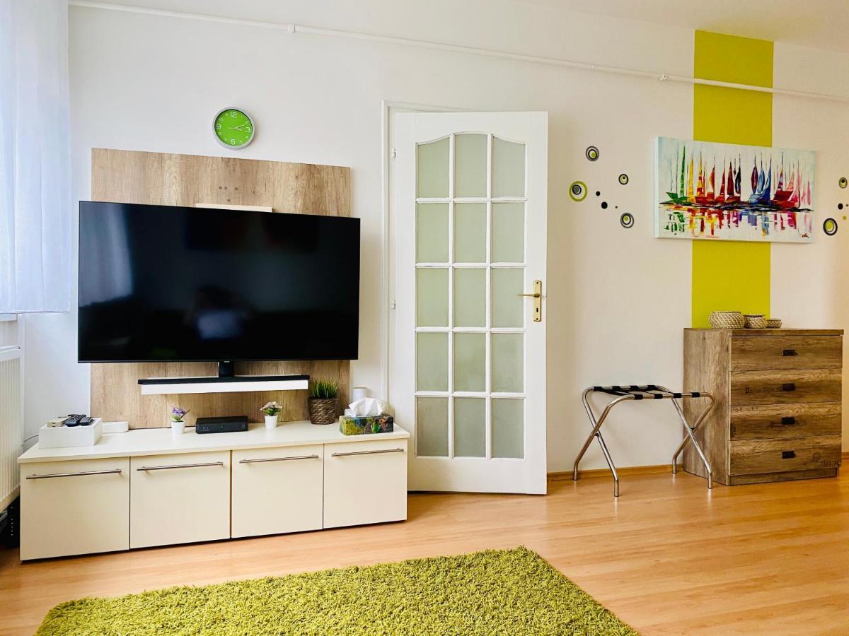 Kalvaria Apartman Segedin Dış mekan fotoğraf